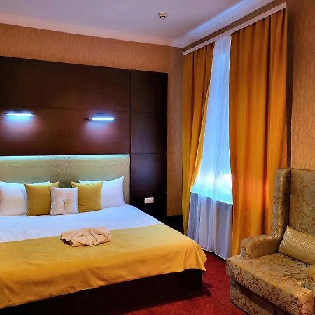 Maxim Pasha Hotel Chisinau Ngoại thất bức ảnh