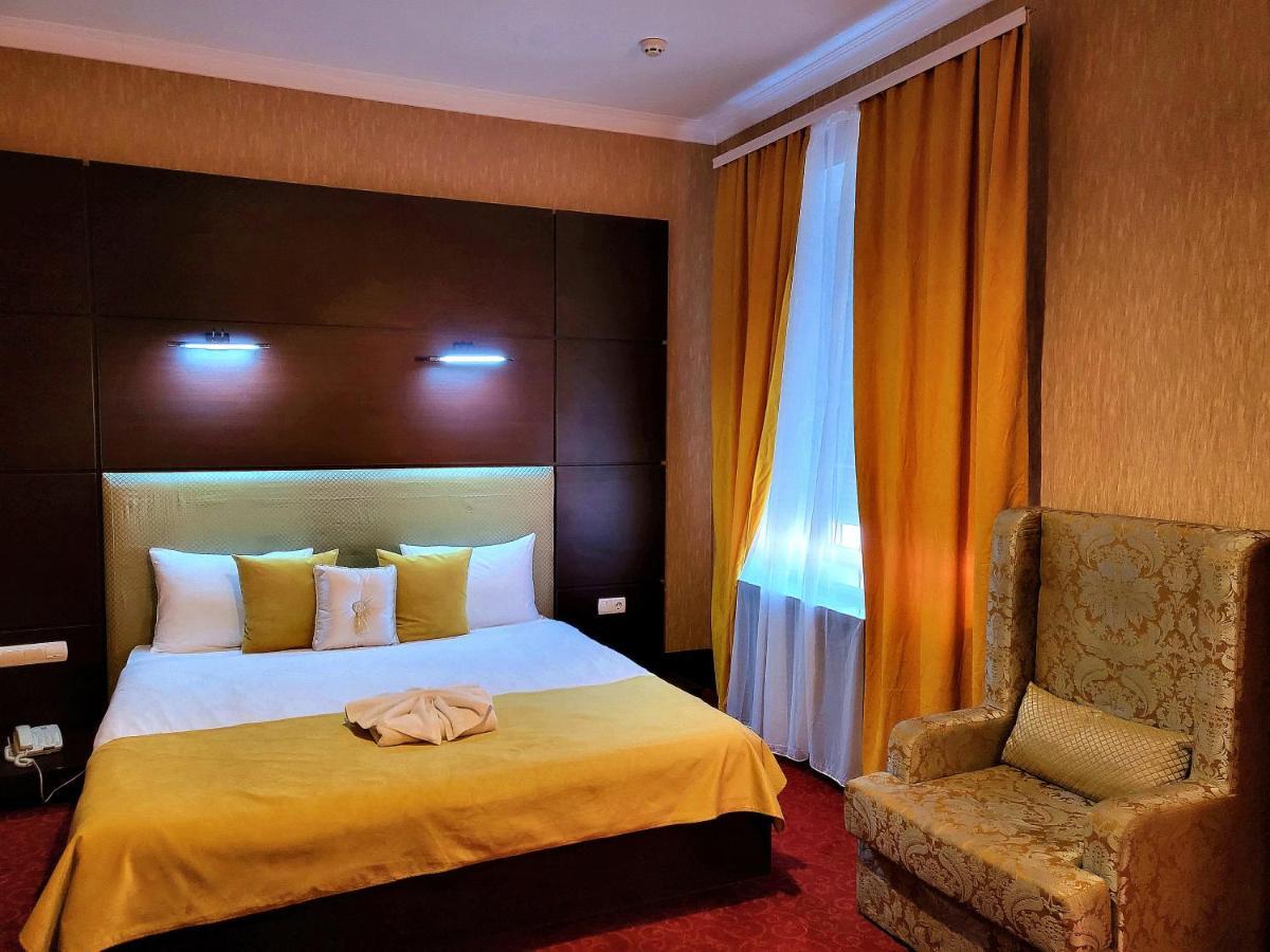 Maxim Pasha Hotel Chisinau Ngoại thất bức ảnh