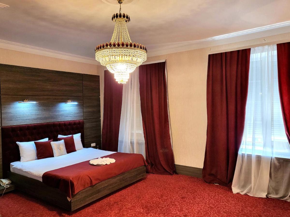 Maxim Pasha Hotel Chisinau Ngoại thất bức ảnh