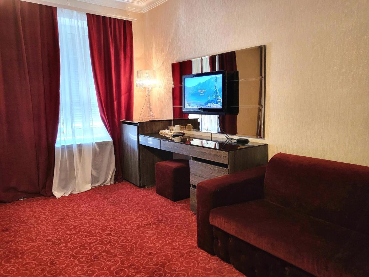 Maxim Pasha Hotel Chisinau Ngoại thất bức ảnh